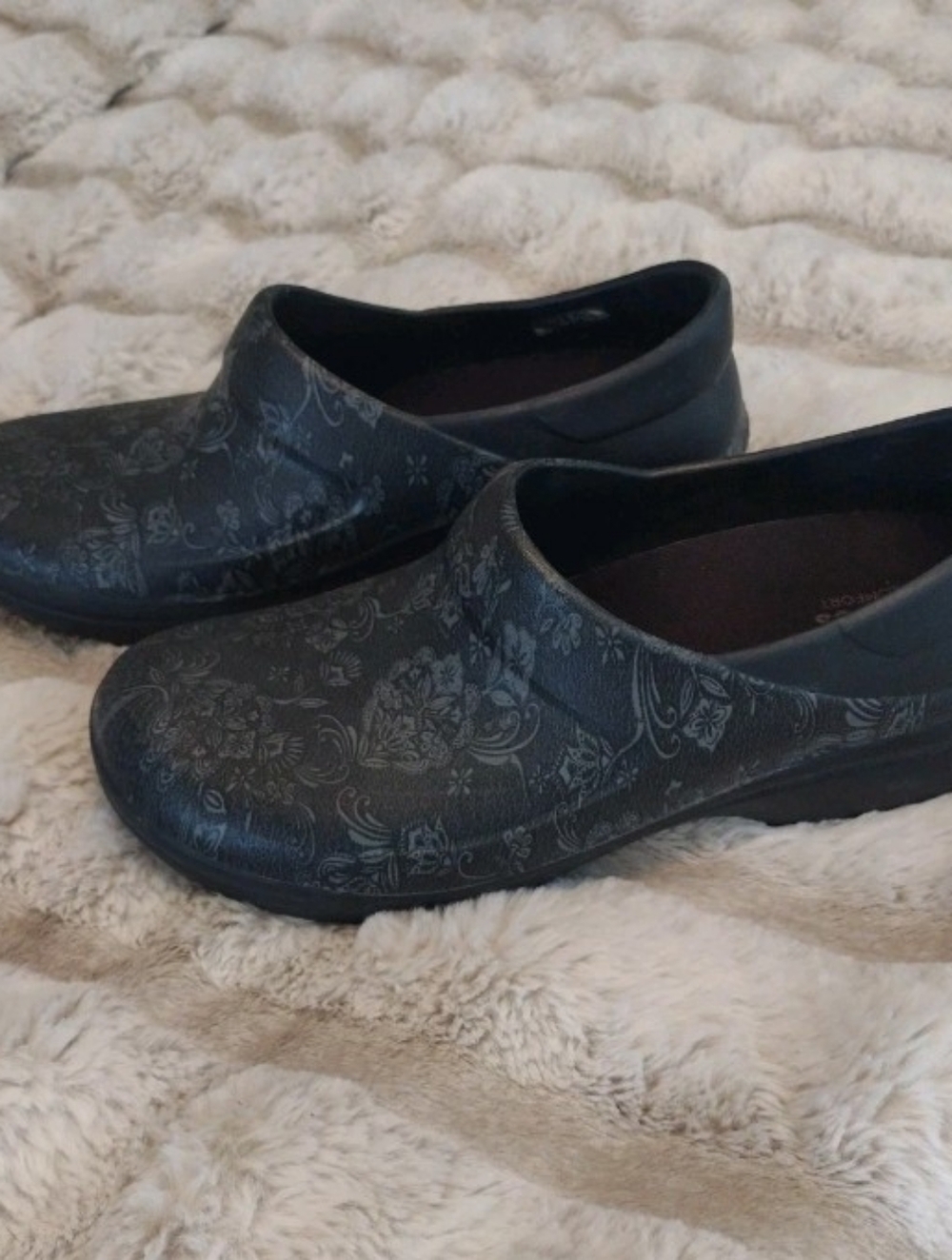 CROCS Women's Neria Dual Comfort Women's 9 Grey Floral